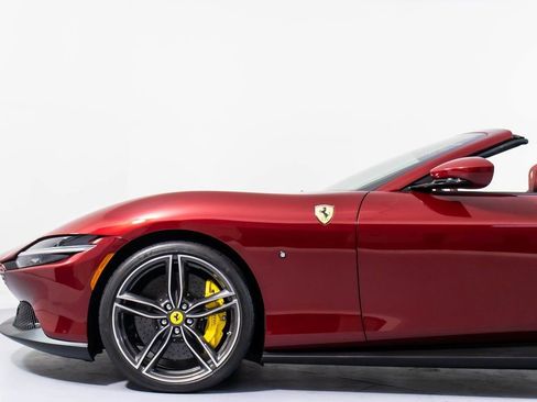 Certified 2025 Ferrari Roma Spider RWD image 29