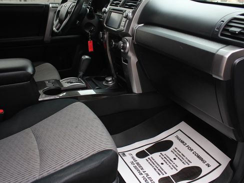 Used 2015 Toyota 4Runner SR5 image 17