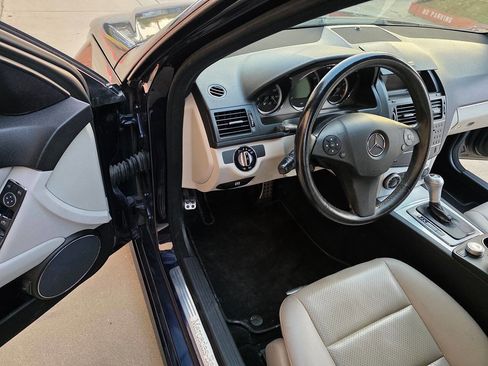 Used 2010 Mercedes-Benz C 300 Sedan image 8