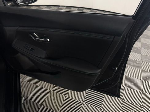 Used 2025 Nissan Sentra SV FWD image 28