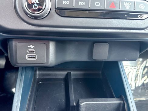 Used 2025 Ford Maverick XL w/ Equipment Group 102A AWD/4WD image 31