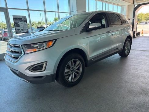 Used 2017 Ford Edge SEL w/ Equipment Group 201A FWD image 3