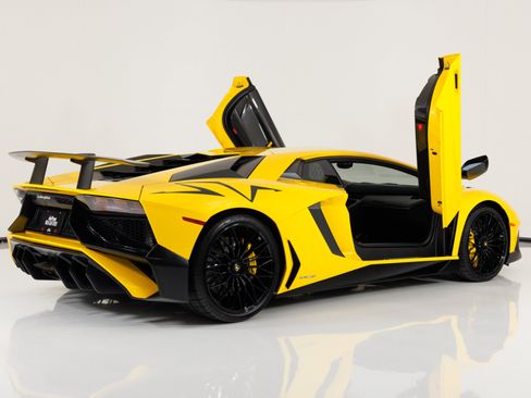 Used 2016 Lamborghini Aventador LP 750-4 Superveloce AWD/4WD image 4