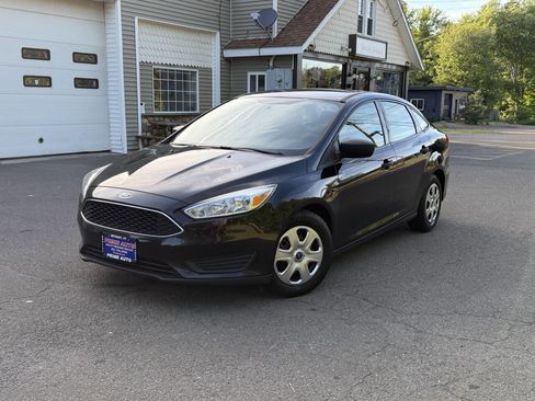 Used 2018 Ford Focus S FWD image 1