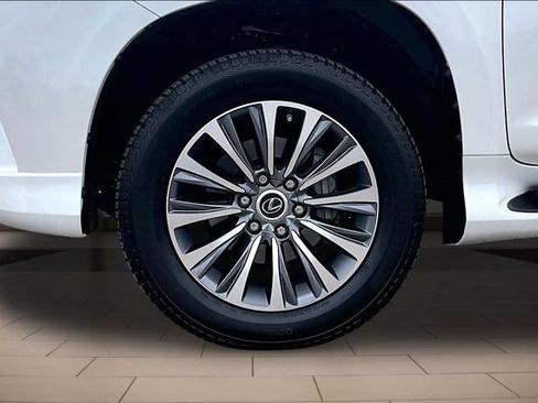 Used 2023 Lexus GX 460 Luxury w/ Accessory Package AWD/4WD image 8