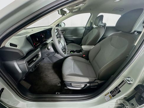 Used 2025 Kia K4 LXS image 13