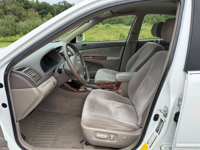 Used 2004 Toyota Camry LE w/ Limited Edition Pkg FWD image 11