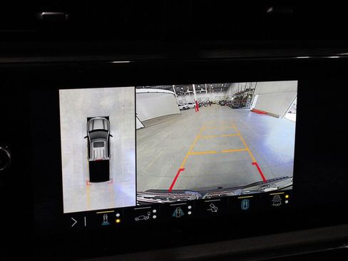 Used 2023 GMC Sierra 1500 AT4 w/ AT4 Preferred Package image 8