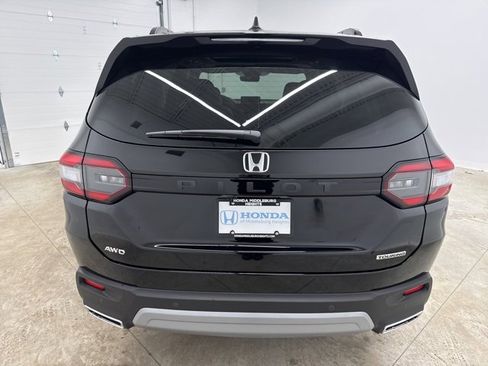 New 2025 Honda Pilot Touring image 6