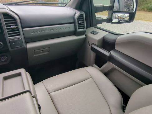 Used 2020 Ford F350 XL w/ Power Equipment Group image 15