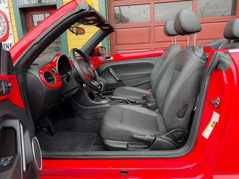 Used 2013 Volkswagen Beetle 2.5 FWD image 20