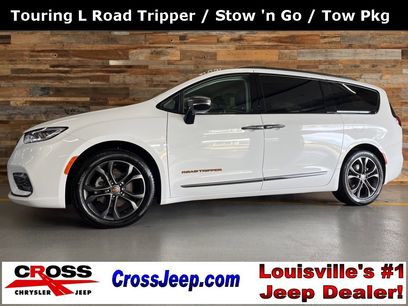 Used 2024 Chrysler Pacifica Touring-L w/ Road Tripper Package