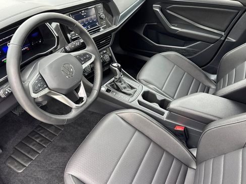 Used 2022 Volkswagen Jetta SE image 10