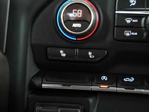 Used 2019 Chevrolet Silverado 1500 LT w/ Texas Edition image 24