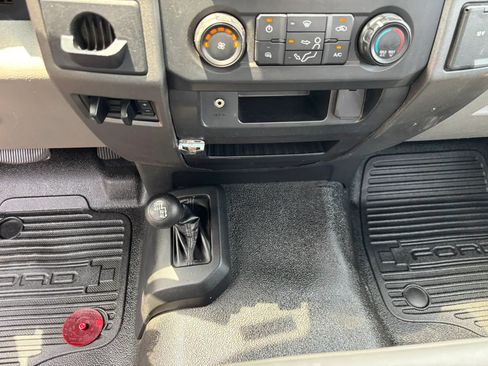 Used 2019 Ford F550 4x4 Regular Cab Super Duty image 19