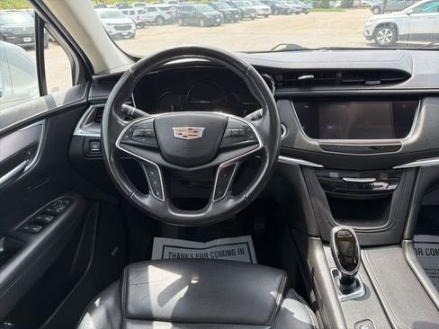 Used 2018 Cadillac XT5 Luxury w/ Driver Awareness Package AWD/4WD image 23