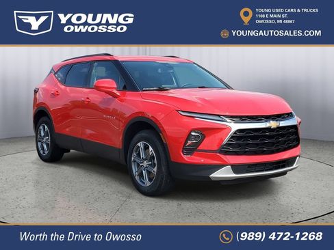 Used 2024 Chevrolet Blazer LT w/ Convenience Package FWD image 4