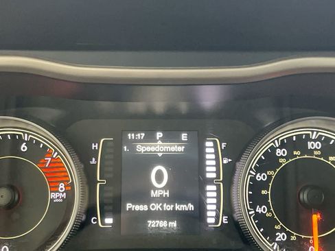 Used 2016 Jeep Cherokee Latitude FWD image 15