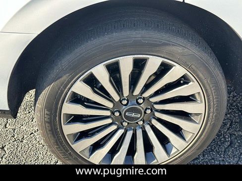 Used 2021 Lincoln Navigator Reserve w/ Luxury Package image 17