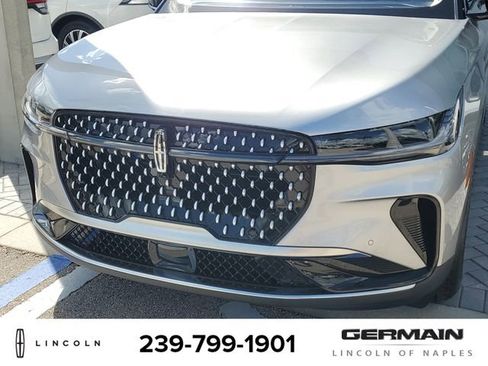 New 2026 Lincoln Nautilus Premier image 13