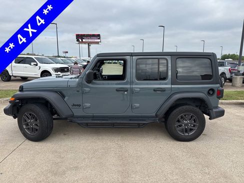 Used 2024 Jeep Wrangler Unlimited Sport AWD/4WD image 3