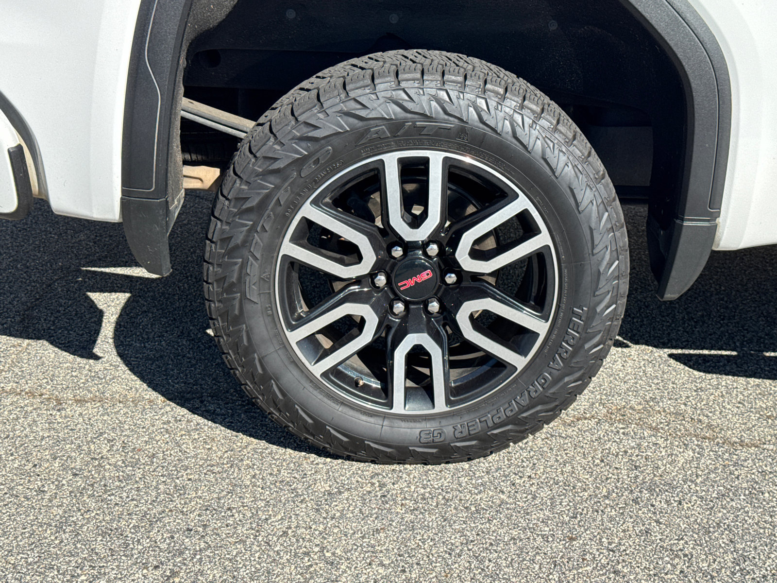Used 2023 GMC Sierra 1500 AT4 w/ AT4 Premium Package AWD/4WD image 17