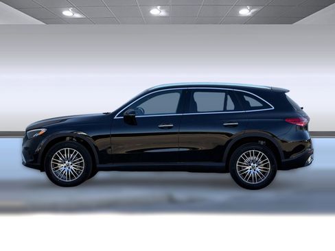New 2026 Mercedes-Benz GLC 300 image 2