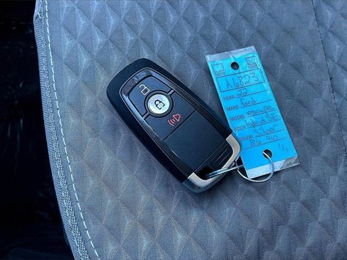 Used 2022 Ford Escape SE image 11