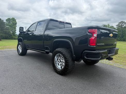 Used 2023 Chevrolet Silverado 3500 High Country AWD/4WD image 2