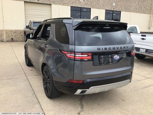 Used 2018 Land Rover Discovery HSE image 4
