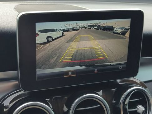 Used 2019 Mercedes-Benz GLC 300 4MATIC image 19