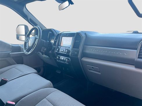 Used 2020 Ford F550 4x4 Crew Cab Super Duty image 26