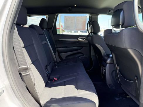 Used 2016 Jeep Grand Cherokee Laredo w/ Quick Order Package 23E AWD/4WD image 14