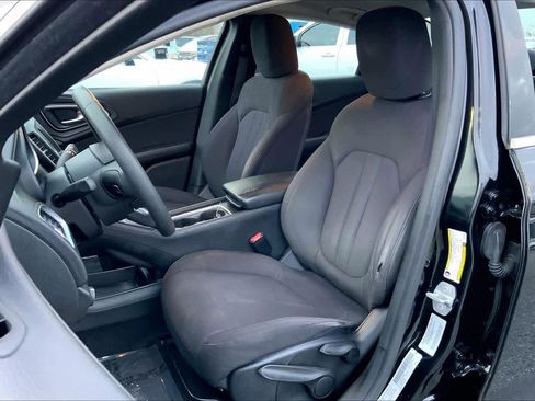 Used 2015 Chrysler 200 LX image 7