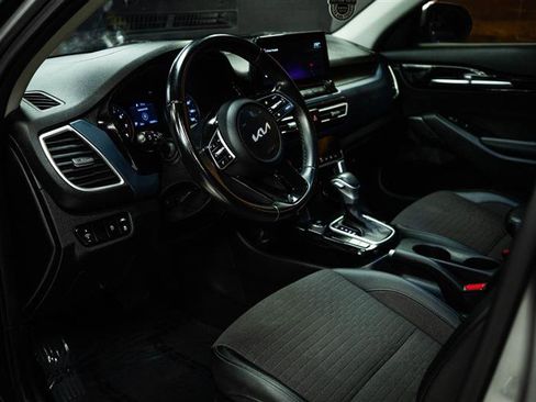 Used 2022 Kia Seltos S image 8