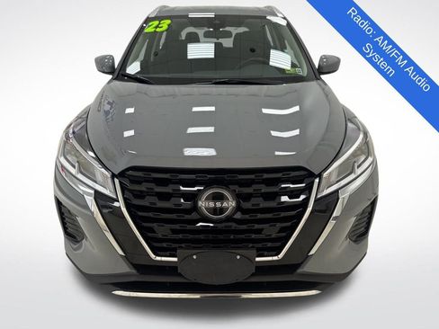 Used 2023 Nissan Kicks SV image 2