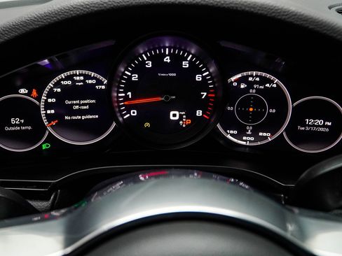 Used 2023 Porsche Cayenne Platinum Edition image 37