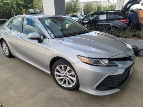 Used 2021 Toyota Camry LE FWD image 2