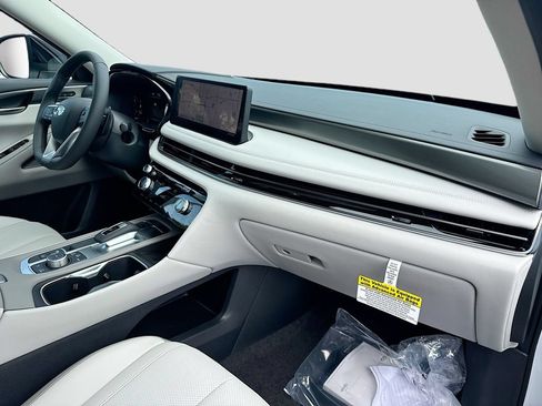 Used 2027 INFINITI QX60 Pure w/ Cargo Package FWD image 32