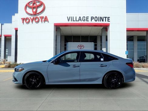 Used 2023 Honda Civic Sport image 2