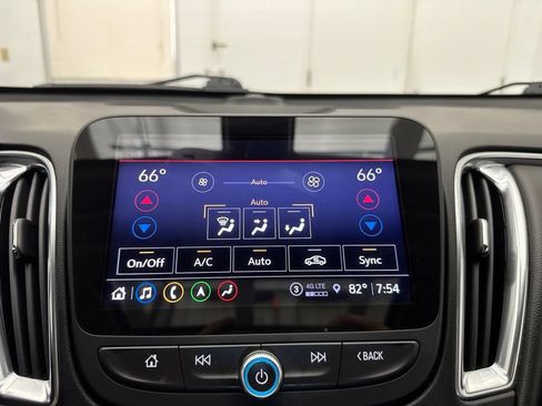 Used 2022 Chevrolet Malibu Premier FWD image 26