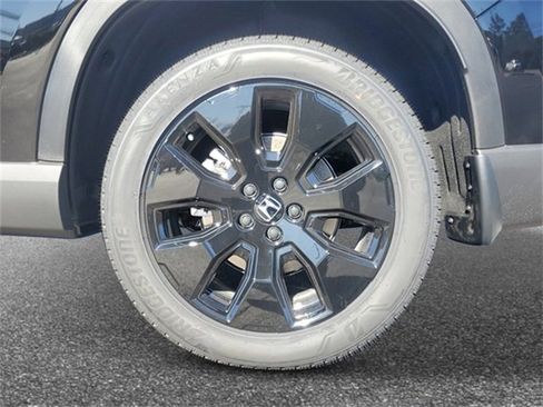 New 2026 Honda Pilot Black Edition image 9