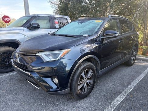 Used 2018 Toyota RAV4 XLE image 4