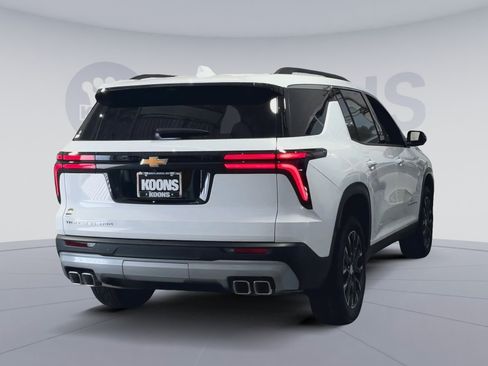 New 2026 Chevrolet Traverse LT w/ Sun and Wheel Package AWD/4WD image 11