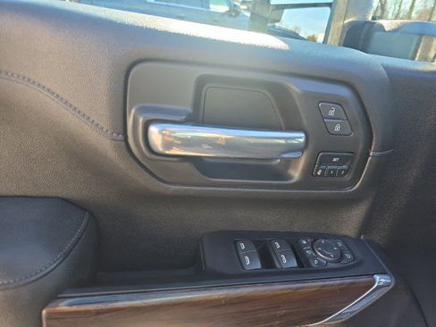 Used 2023 GMC Sierra 3500 SLT w/ SLT Convenience Package image 25