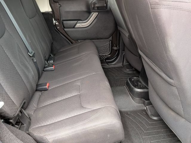 Used 2013 Jeep Wrangler Unlimited Sport AWD/4WD image 31