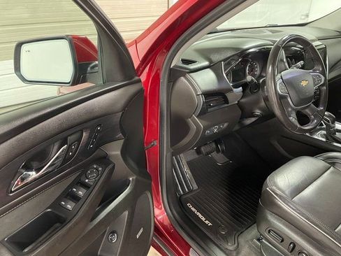 Used 2021 Chevrolet Traverse High Country image 10