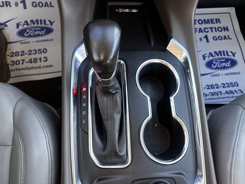 Used 2021 Chevrolet Traverse Premier image 17