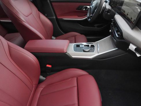 Certified 2025 BMW 330i Sedan image 13