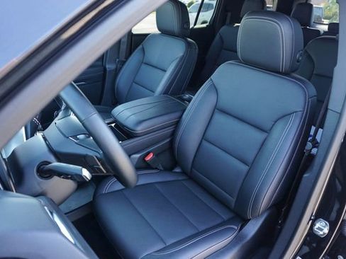 Used 2026 Chevrolet Traverse LT AWD/4WD image 18